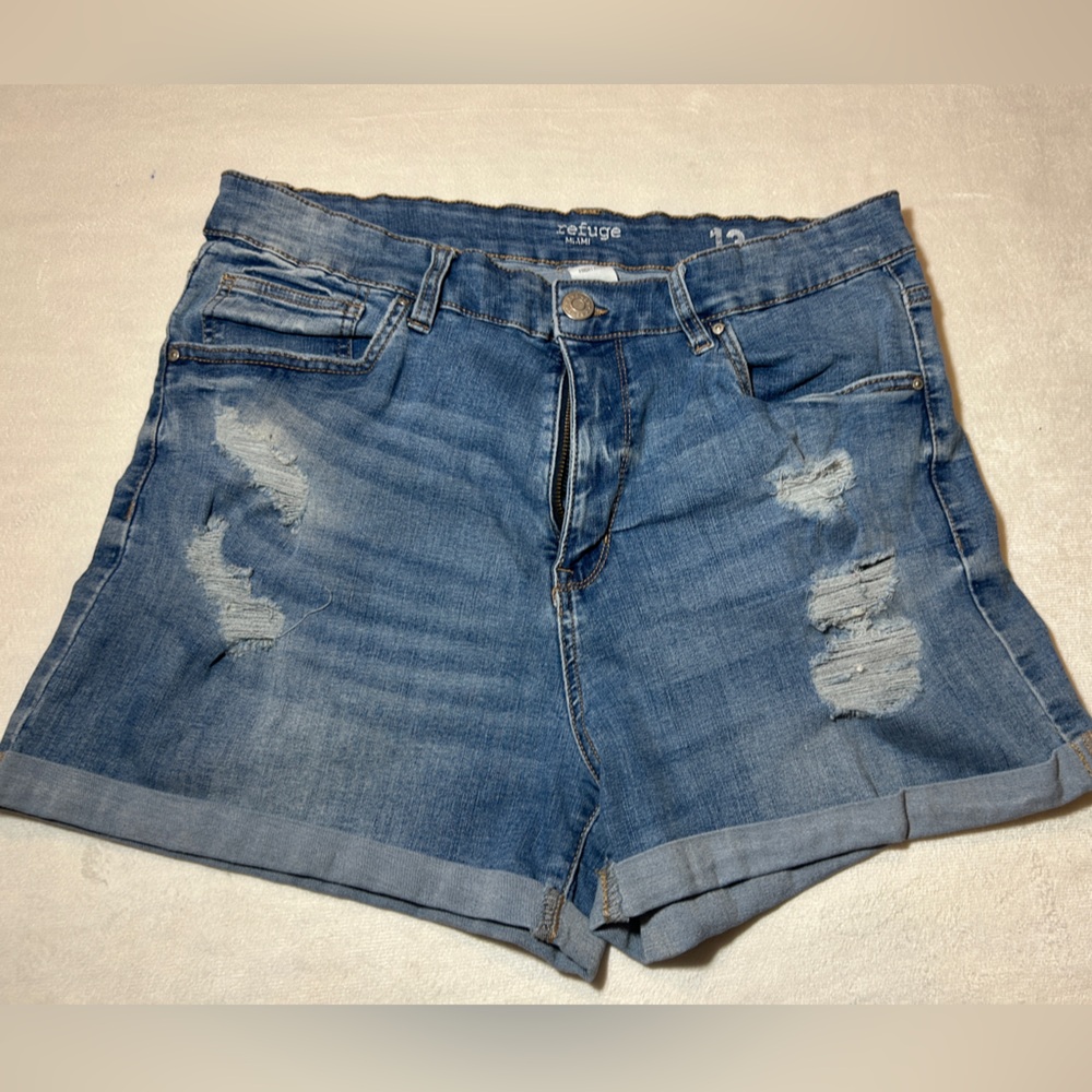 Refuge High Rise Jean short